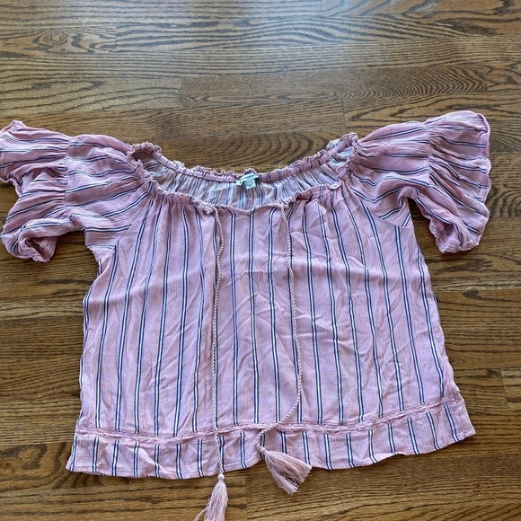 American Eagle Pink Off the shoulder  Top - Picture 2 of 5